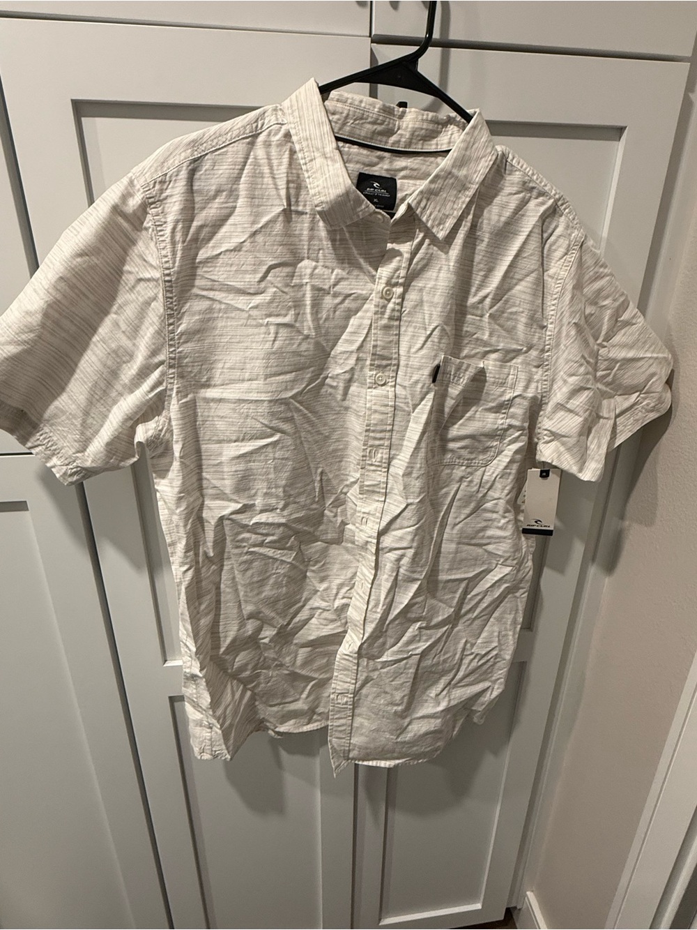 NWT Rip Curl Cream Short-Sleeve Button-Down Shirt